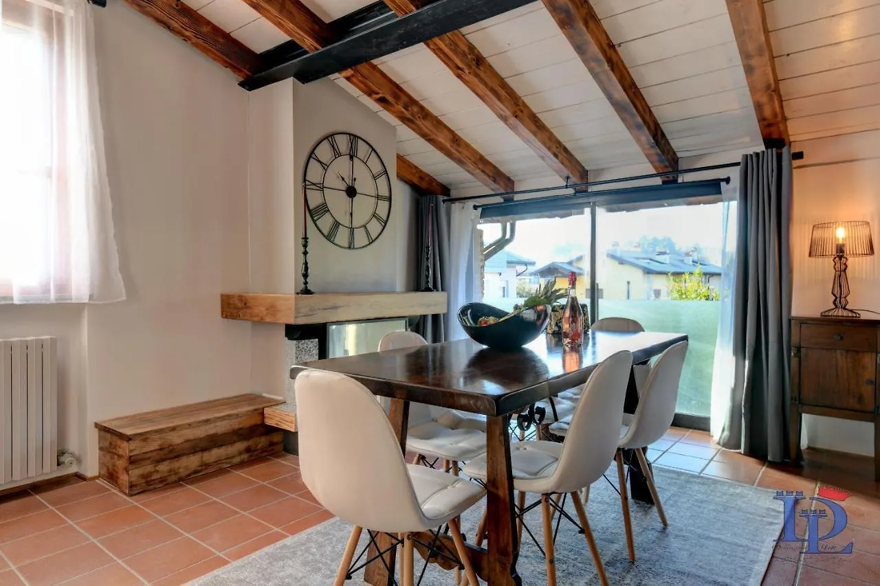 Desenzanoloft Official Partner Marriott Homes & Villas - Swarovski Family Apartment With Pool Desenzano del Garda 0*,  Italien