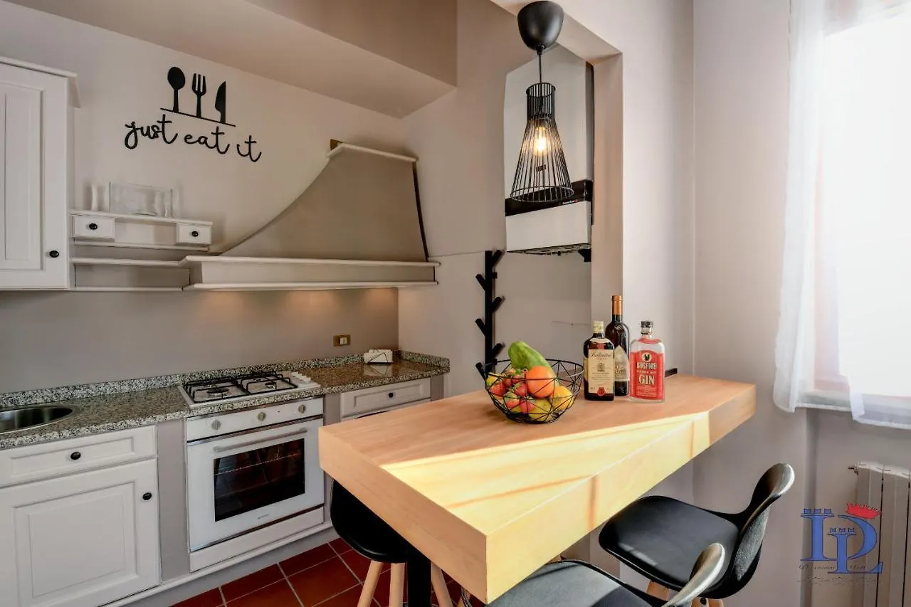 Desenzanoloft Official Partner Marriott Homes & Villas - Swarovski Family Apartment With Pool Desenzano del Garda