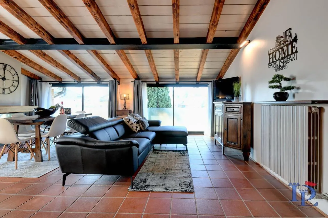 Desenzanoloft Official Partner Marriott Homes & Villas - Swarovski Family Apartment With Pool Desenzano del Garda 0*,  Italy