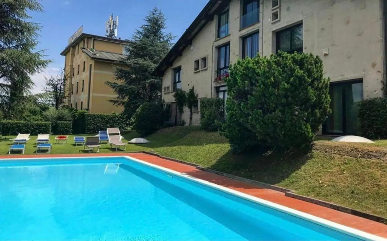 Desenzanoloft Official Partner Marriott Homes & Villas - Swarovski Family Apartment With Pool Desenzano del Garda